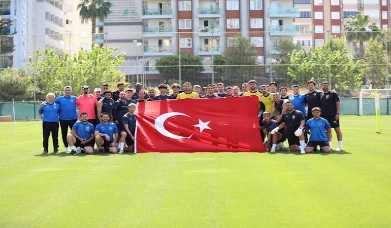 Alanyaspor Tarihi ve Başarıları: Turuncu-Yeşil Yolculuk
