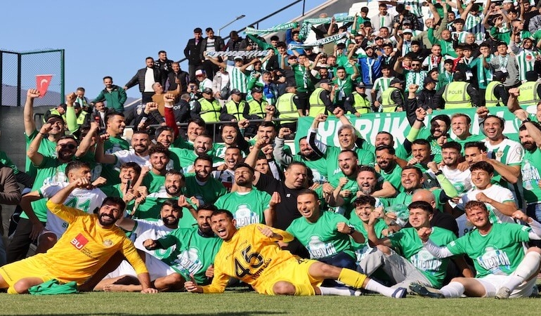 Antalya Belek Üniversitesi Serik Spor’dan Tarihi Şampiyonluk!