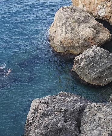 🌞 Antalya’da Bugün – 18 Mayıs 2025: Güneşli Hava, Gençlik Coşkusu ve Hareketli Etkinlikler
