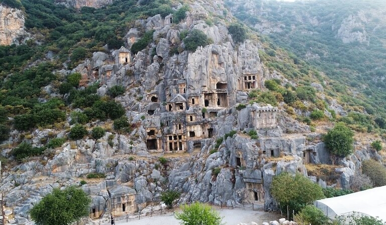 Antalya’nın Sessiz Hazinesi Demre: Likya’nın Kalbinde Tarih, Doğa ve Huzur Bir Arada