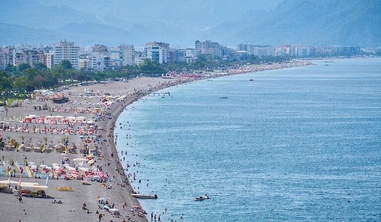 Turizmde İletişim: Gülümsemenin Ötesinde Bir Sanat