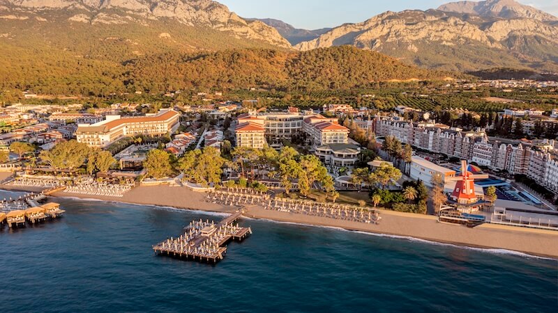 Akra Hotels ile Piri Rehber’den Kemer Tanıtımına Sesli Dokunuş