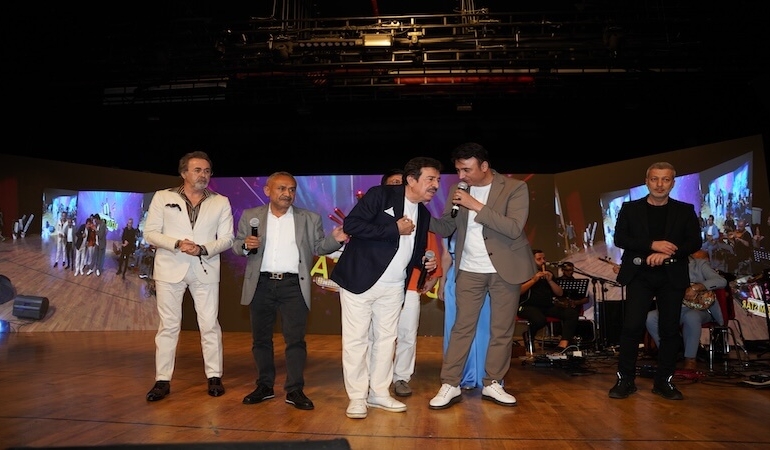 “Bizim Star” Yarışması Sanat Gecesine Dönüştü