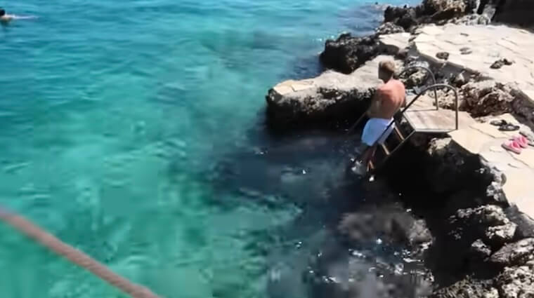Kalkan: Antalya'nın Sessiz Cenneti, Mavi ile Beyazın Zarif Buluşması