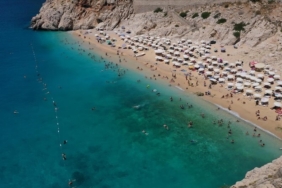 Kaş İlçesi: Antalya'nın Akdeniz'e Açılan Mavi Kapısı