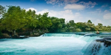 Manavgat Şelalesi: Doğanın Gücünü ve Huzurunu Aynı Anda Sunan Bir Güzellik