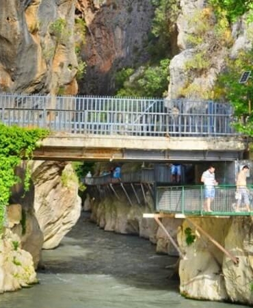 Saklıkent Kanyonu: Antalya'nın Doğa Harikası Serin Kaçış Noktası