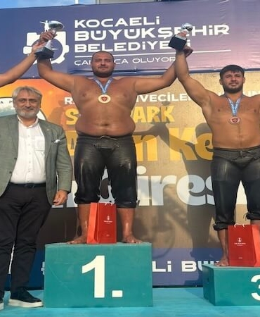 Türkiye Yağlı Güreş Ligi’nde Kemer’in Gururu Oldu