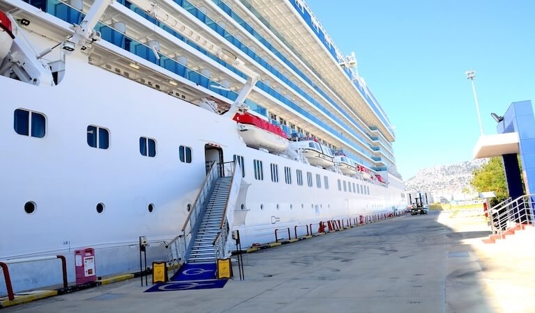 QTerminals Antalya, Lüks Kruvaziyer MV Allura’yı İlk Kez Ağırladı