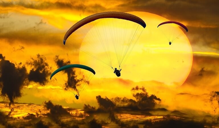 Antalya’nın Rüzgârla Dansı: Yamaç Paraşütü ve Extreme Sporlar