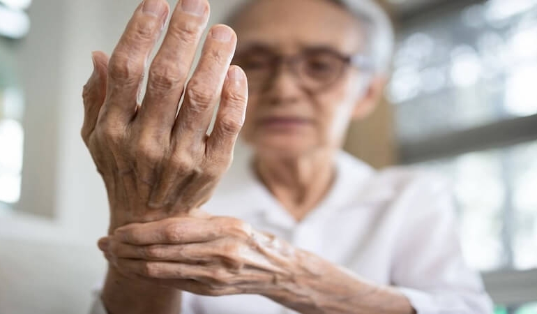 El ve Bilek Uyuşması Neden Olur? Karpal Tünel Sendromuna Güncel Bakış