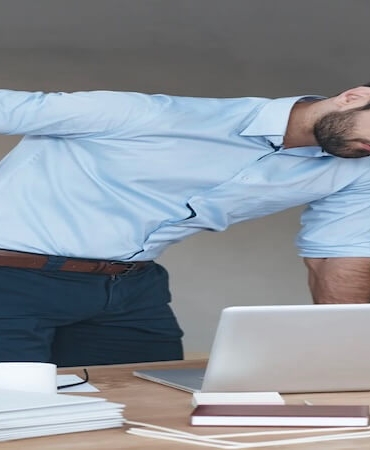 Genç Yaşta Bel Fıtığı Ameliyatı: Nedenleri, Risk Faktörleri ve Erken Önlem Yolları