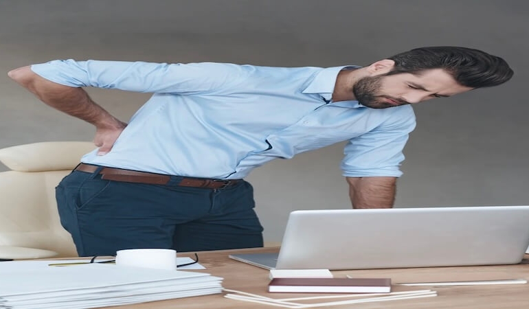 Genç Yaşta Bel Fıtığı Ameliyatı: Nedenleri, Risk Faktörleri ve Erken Önlem Yolları