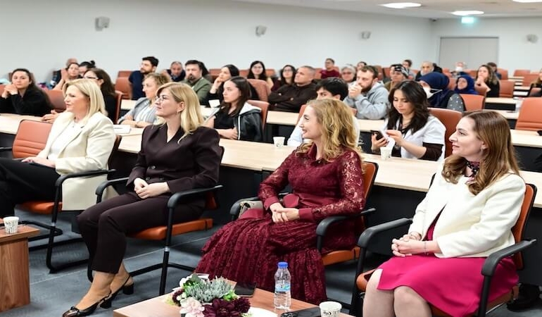 Antalya’da “Beslenme ve Radyoterapi” Hasta Okulu Büyük İlgi Gördü