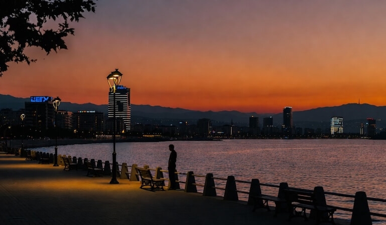 Antalya Turizm Cenneti mi, Geçici Kazanç Şehri mi?