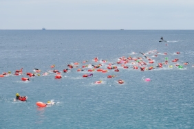 Akdeniz Rüyasında Kulaç Sesleri