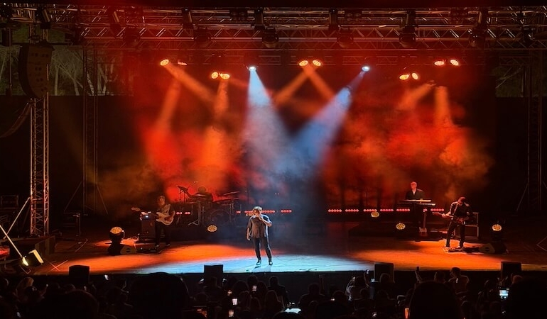 Müzik Şöleni Teoman ile Başladı